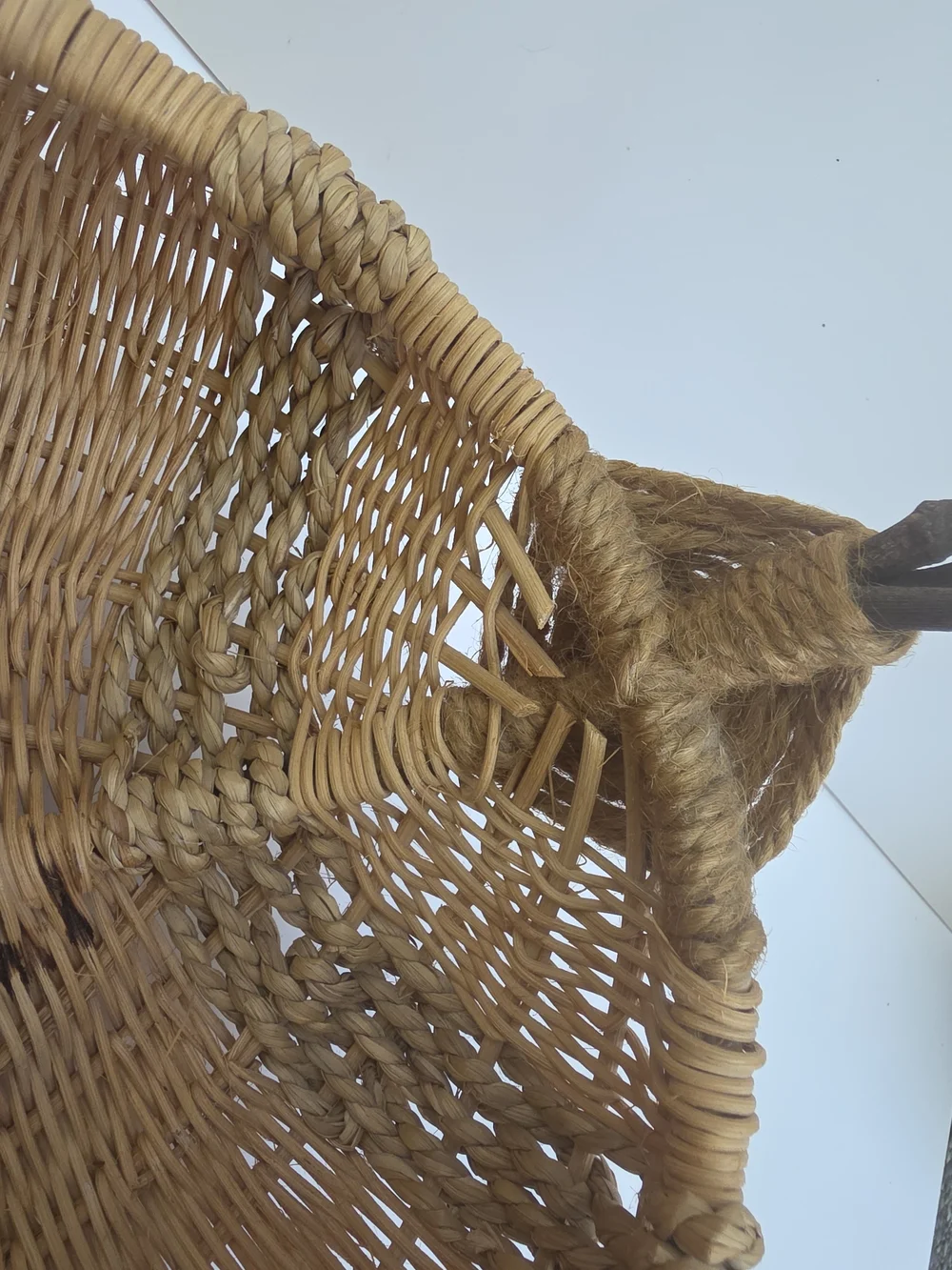 Vintage Voven buttocks basket